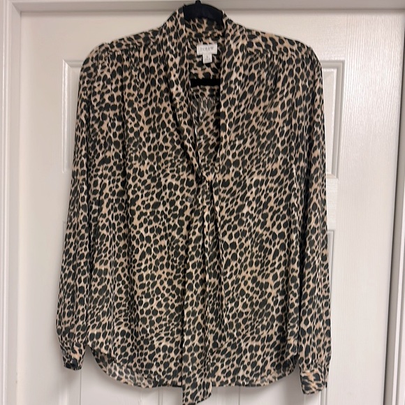 EUC Women’s J. Crew Leopard Print Shirt with Bow Tie, Size S - Picture 1 of 2